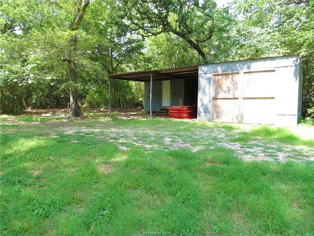 3.94 acres in Grimes County gallery image 3