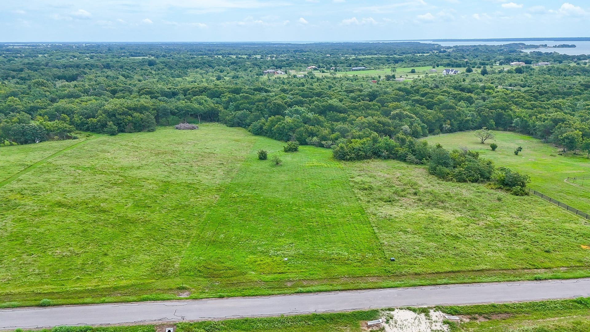 2 acres in Navarro County