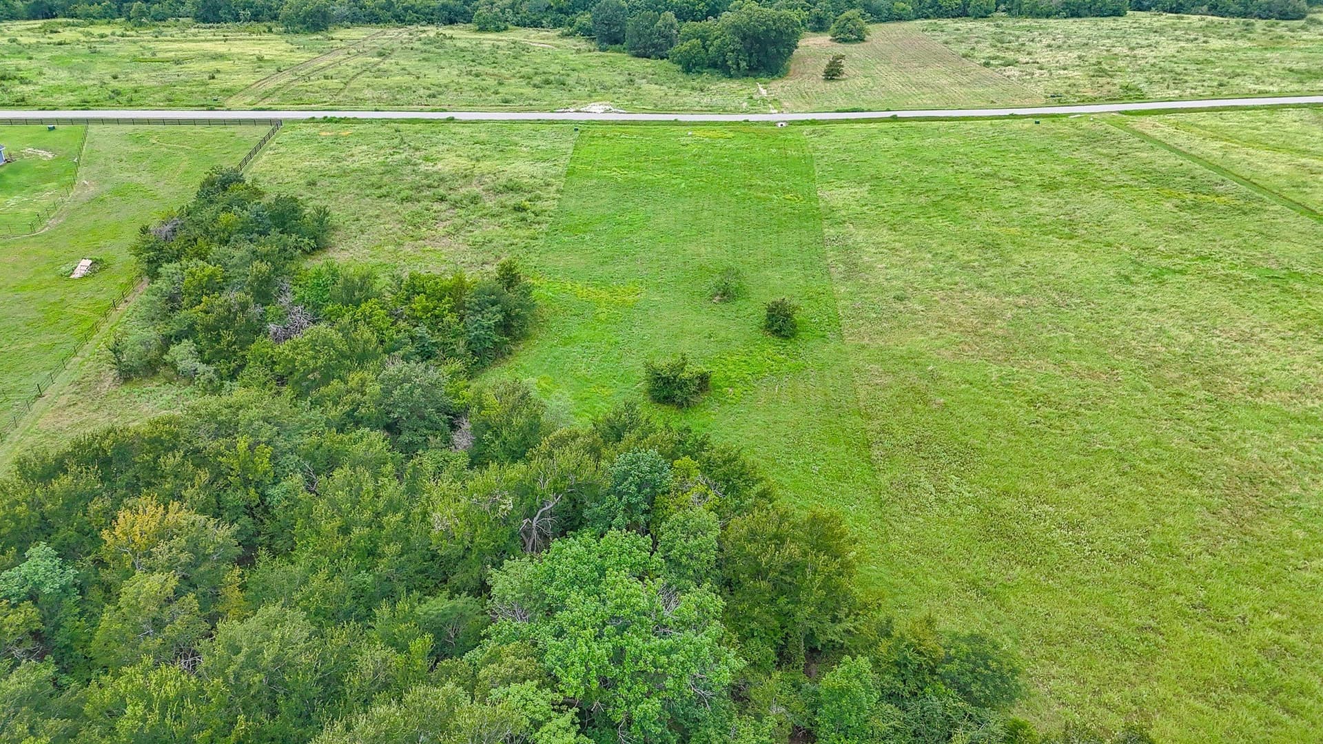 2 acres in Navarro County gallery image 4