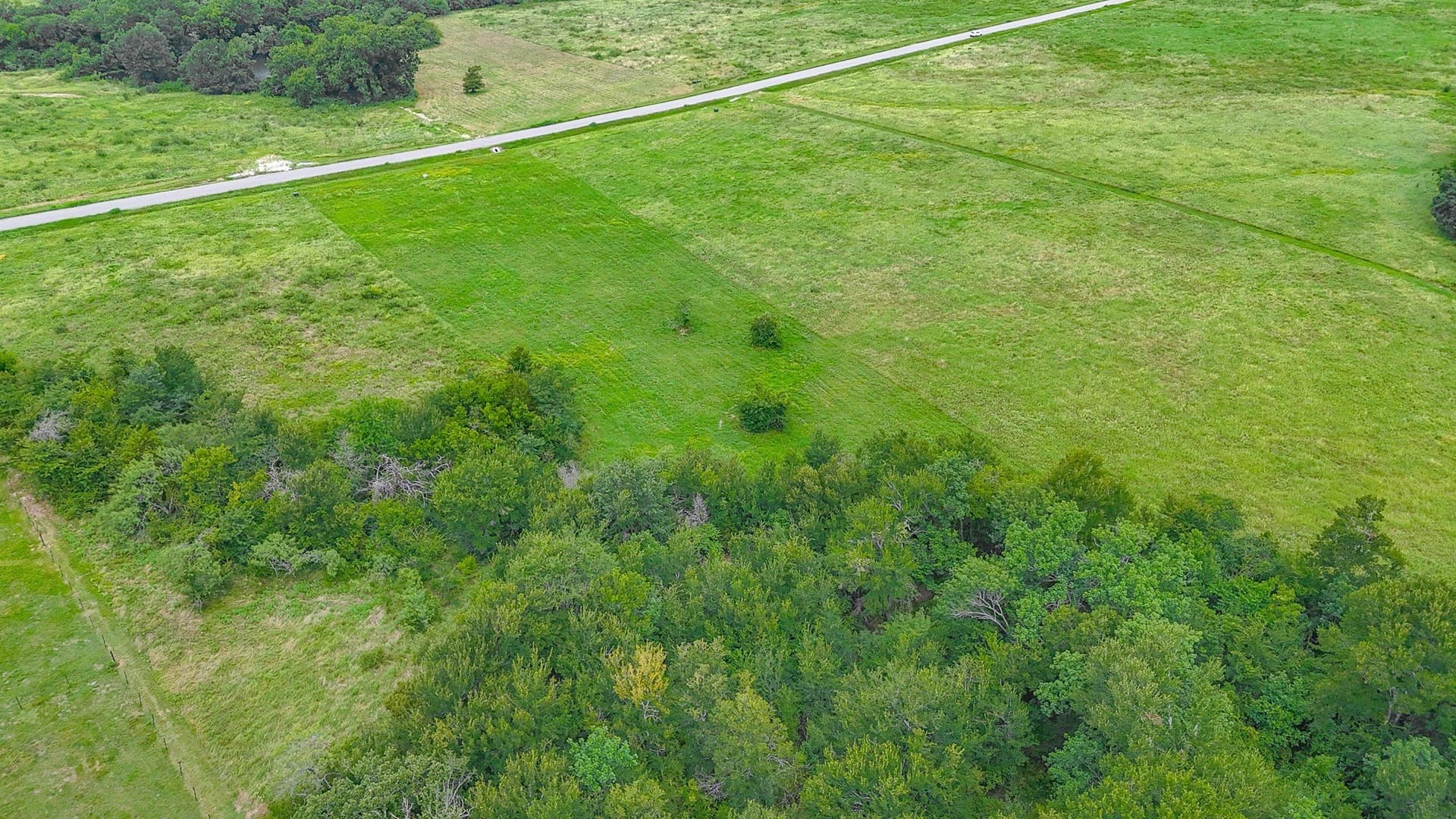 2 acres in Navarro County gallery image 3