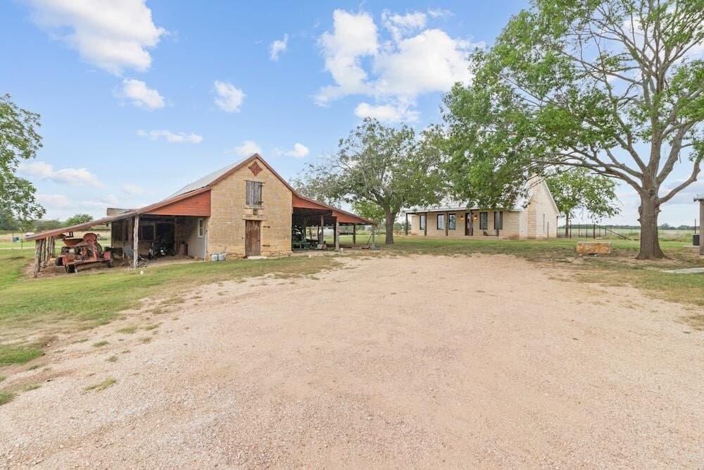 48.09 acres in Gillespie County - photo 44