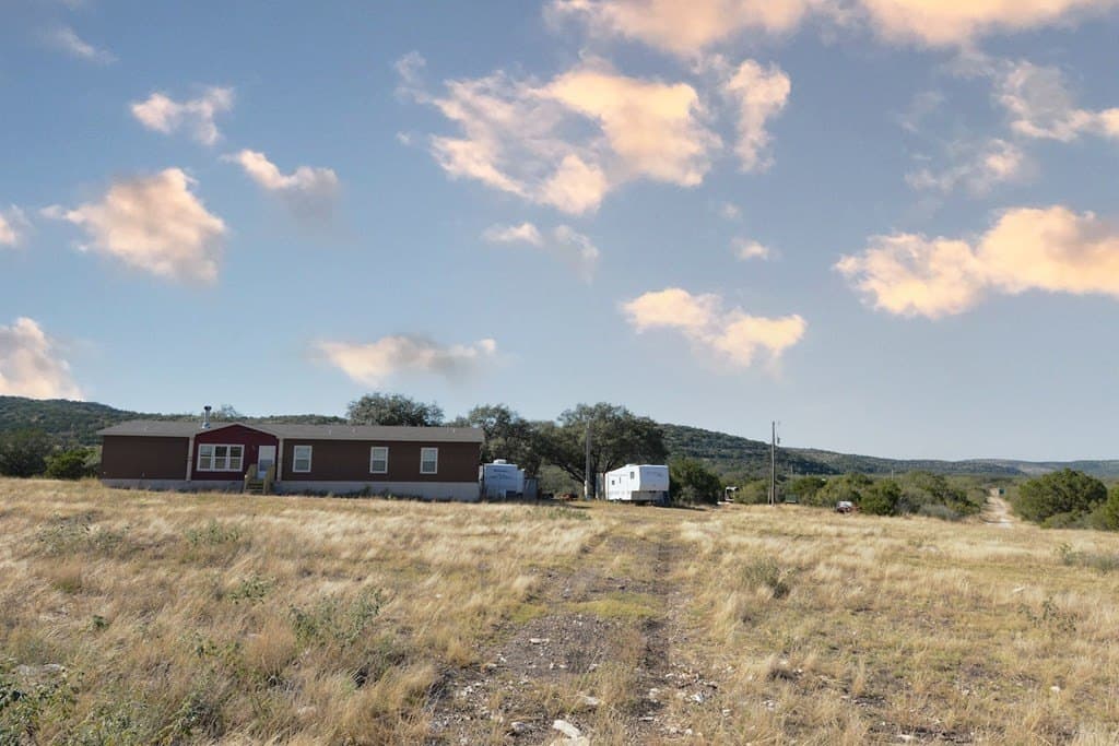 348 acres in Edwards County - photo 17