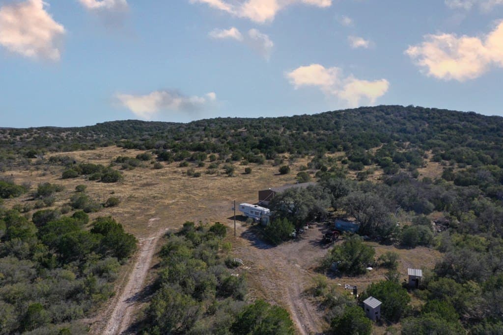 348 acres in Edwards County - photo 3