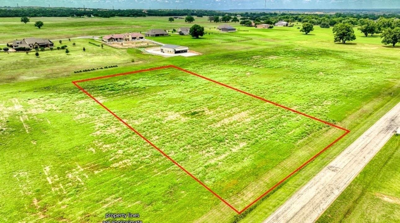 2.01 acres in Parker County