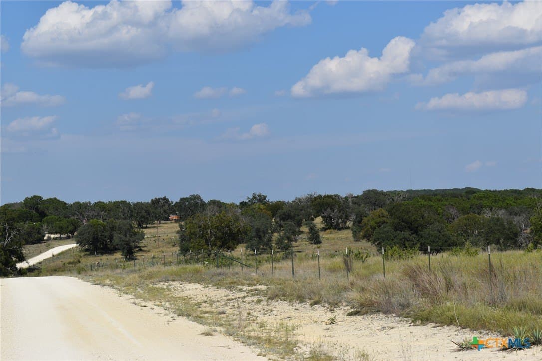 113.89 acres in Lampasas County gallery image 3