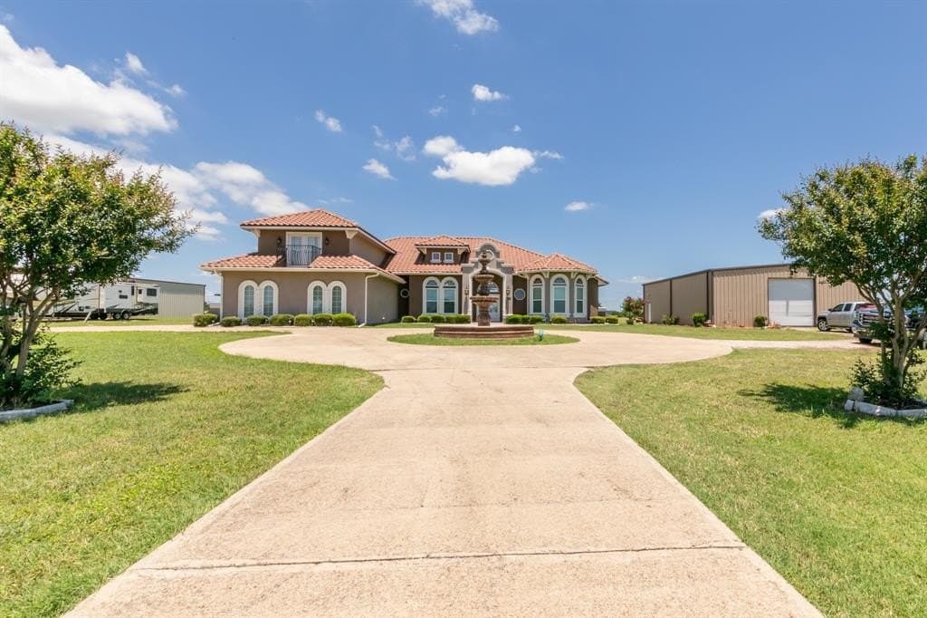 10.62 acres in Ellis County