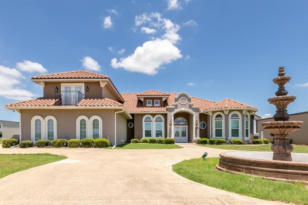 10.62 acres in Ellis County gallery image 2