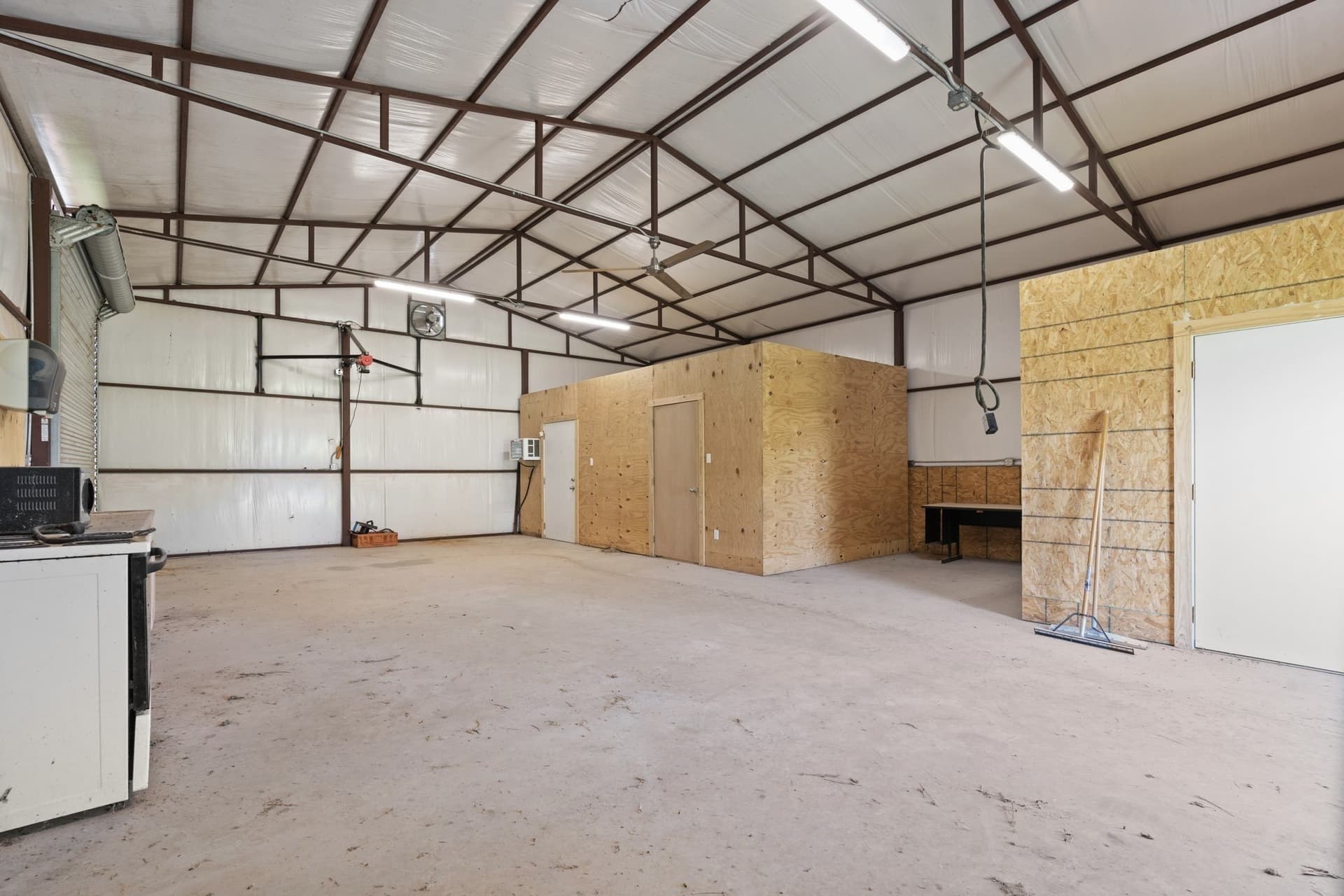 11.77 acres in Hill County - photo 37