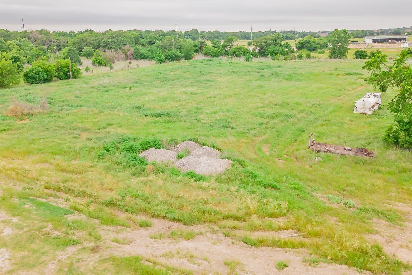 4.87 acres in Johnson County - photo 2