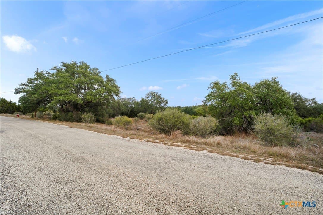 1.42 acres in Comal County gallery image 4