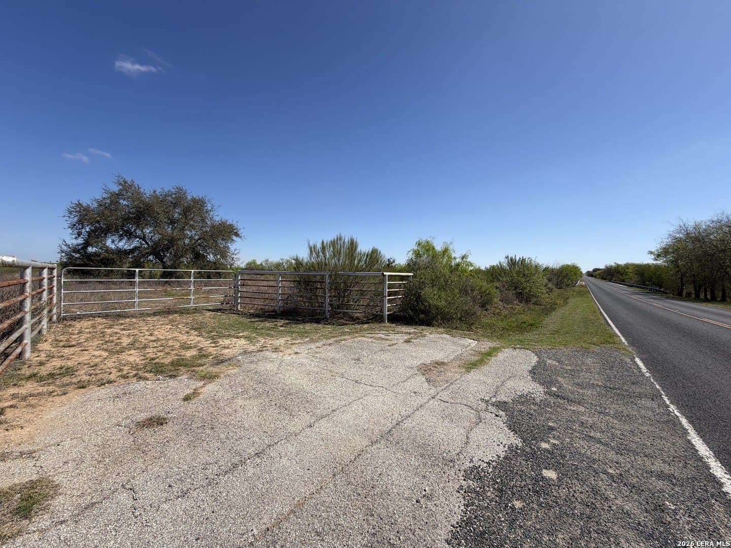 10 acres in Bexar County - photo 5