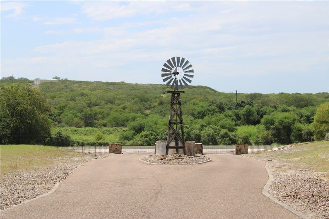 2.34 acres in Live Oak County - photo 2
