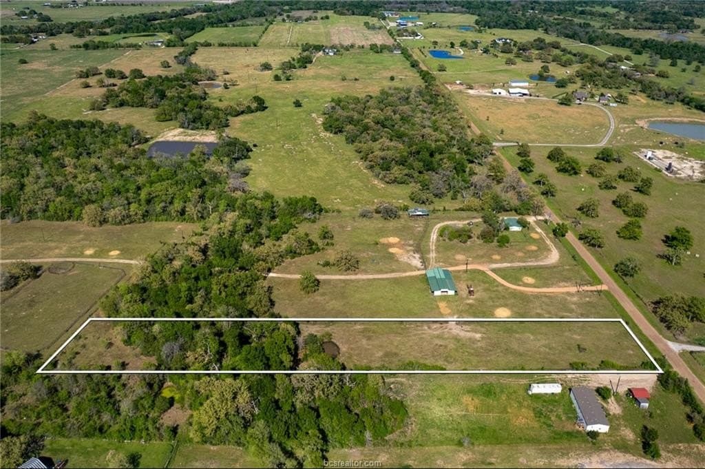 2.43 acres in Burleson County