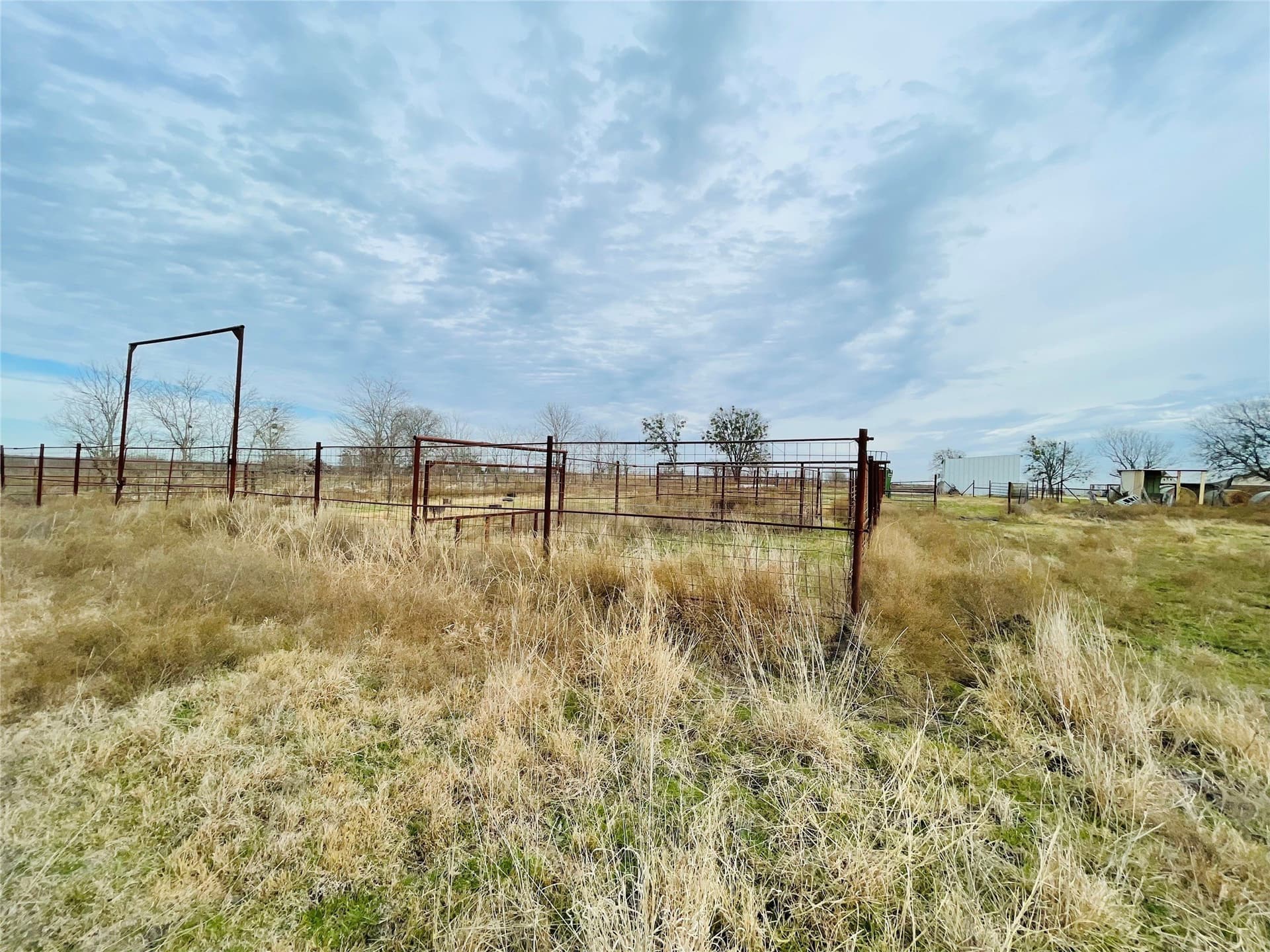 97.93 acres in Navarro County - photo 9