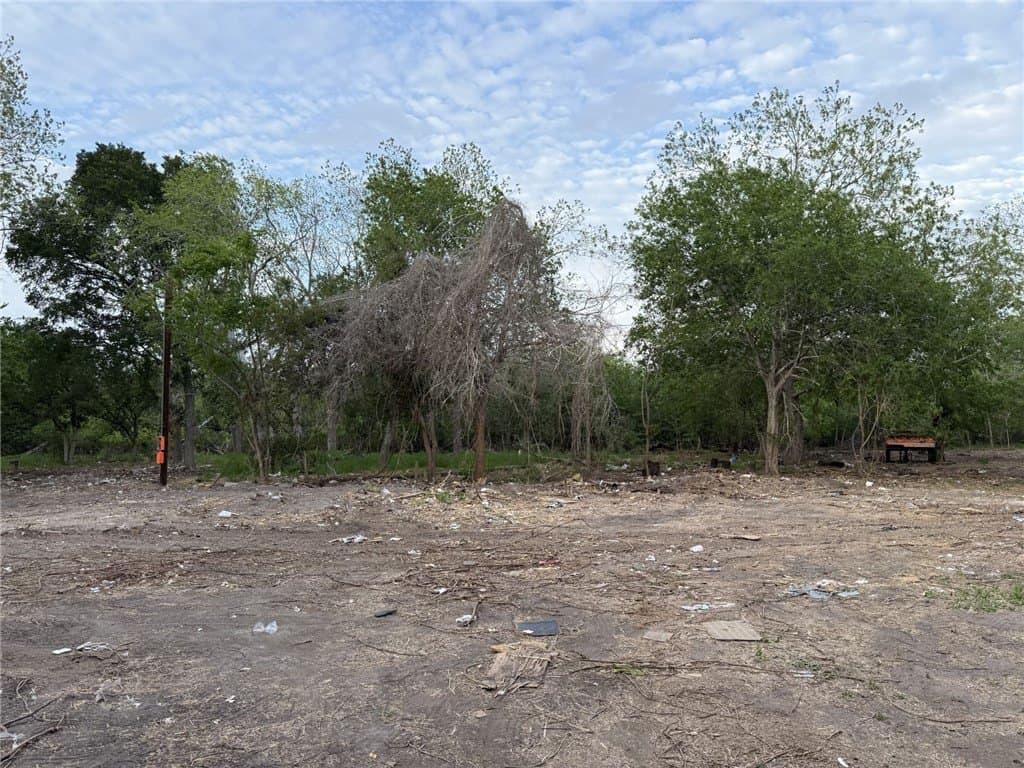 1.9 acres in Nueces County