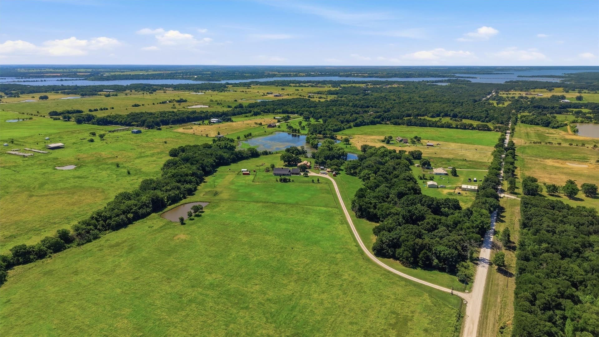 10.83 acres in Cooke County - photo 2