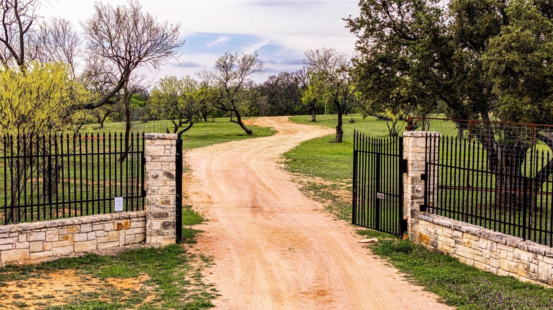 318.65 acres in San Saba County - photo 3