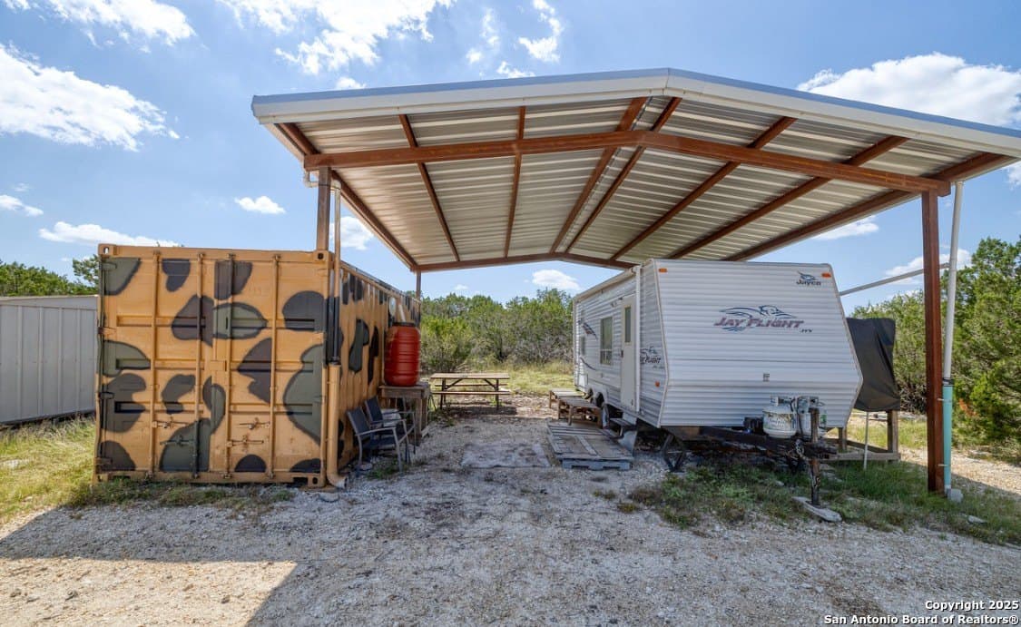 20.99 acres in Edwards County gallery image 4