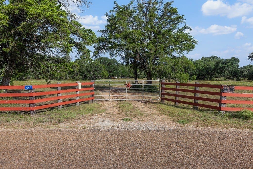 21.89 acres in Fayette County - photo 4