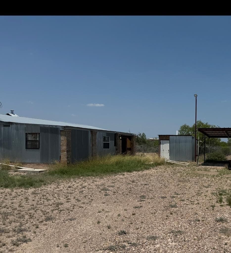 14,000 acres in Maverick County