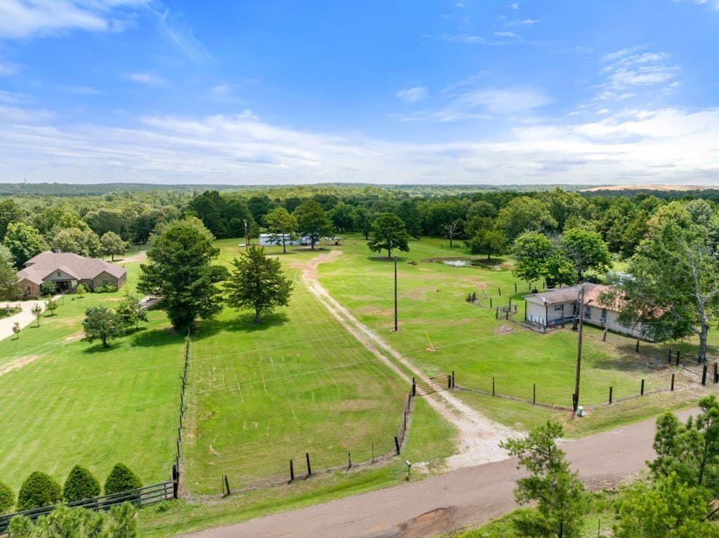 30 acres in Smith County gallery image 4