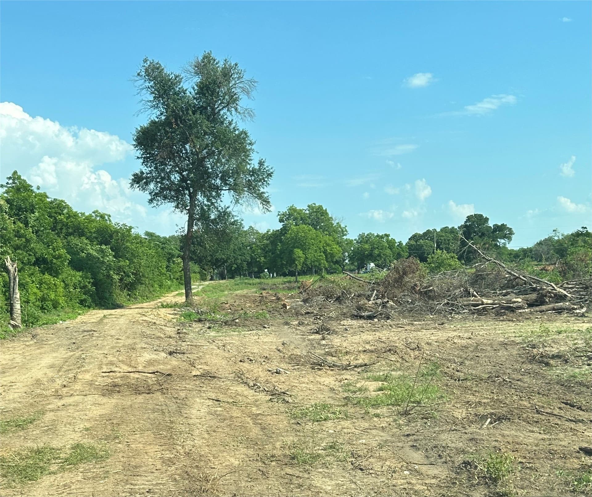 9.07 acres in McLennan County - photo 2