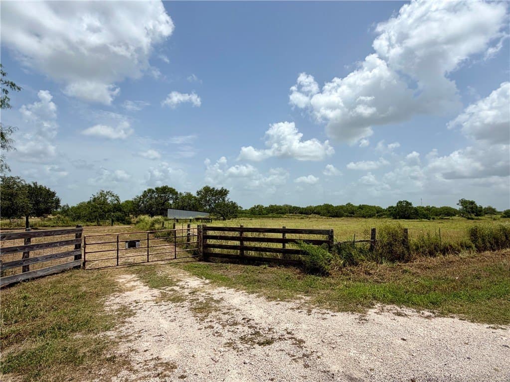20.01 acres in Kleberg County - photo 17