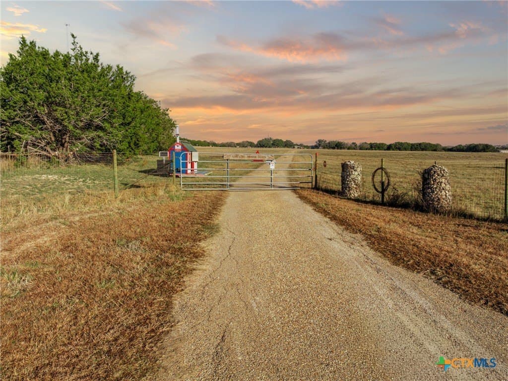 34.5 acres in Lampasas County