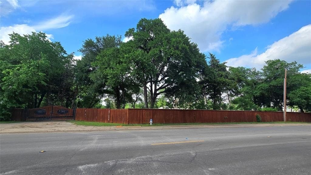 0.99 acres in Dallas County featured view