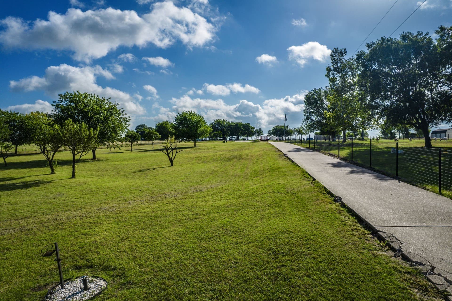 4 acres in Ellis County gallery image 3