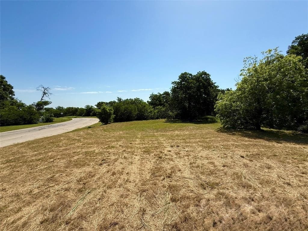 1.04 acres in Tarrant County gallery image 2