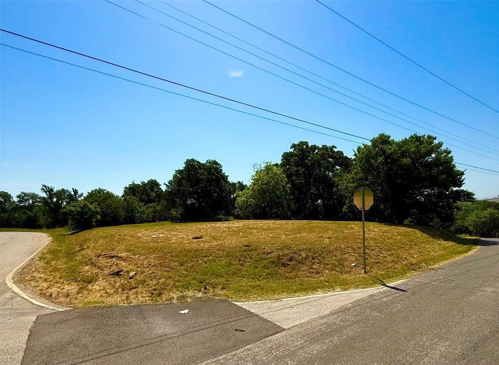 1.04 acres in Tarrant County featured view