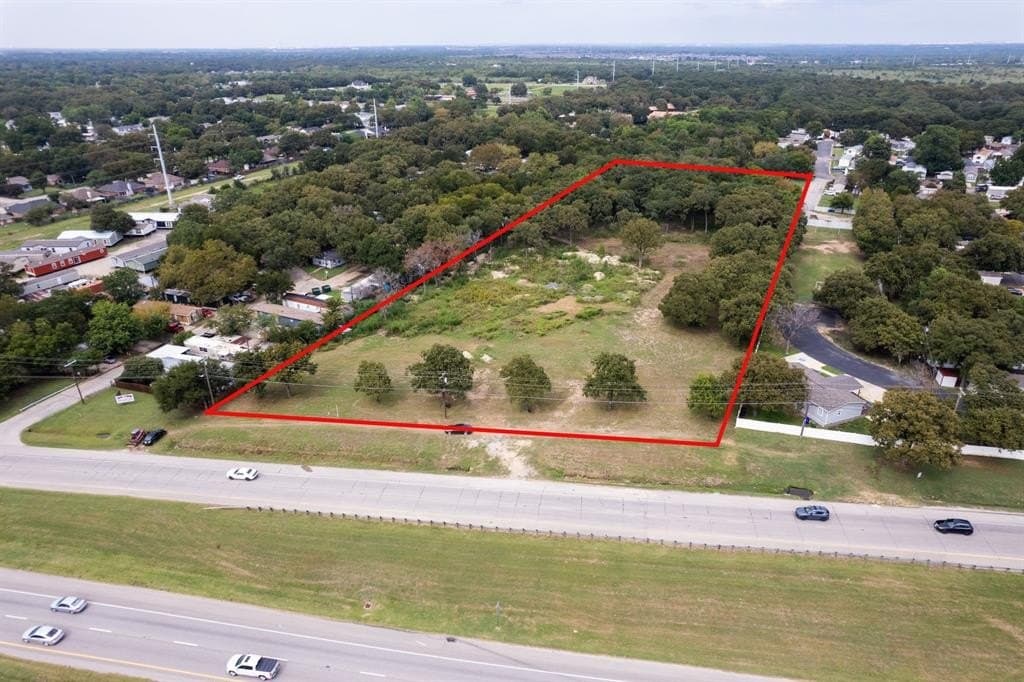 4.8 acres in Dallas County