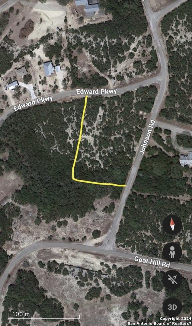 2.4 acres in Bandera County gallery image 2