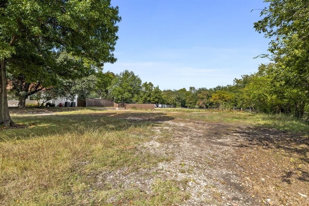 0.93 acres in Dallas County featured view