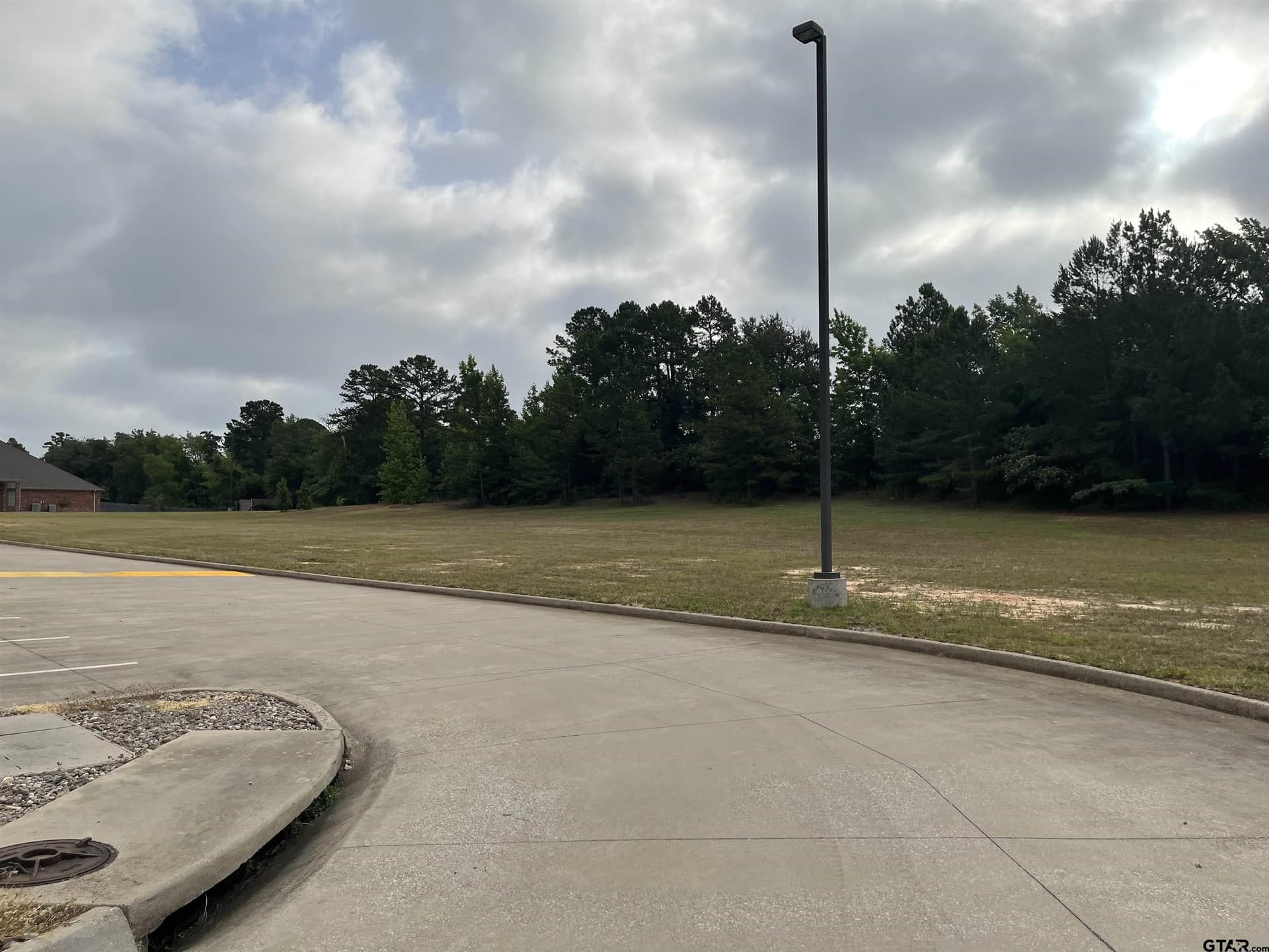 10.02 acres in Smith County gallery image 4