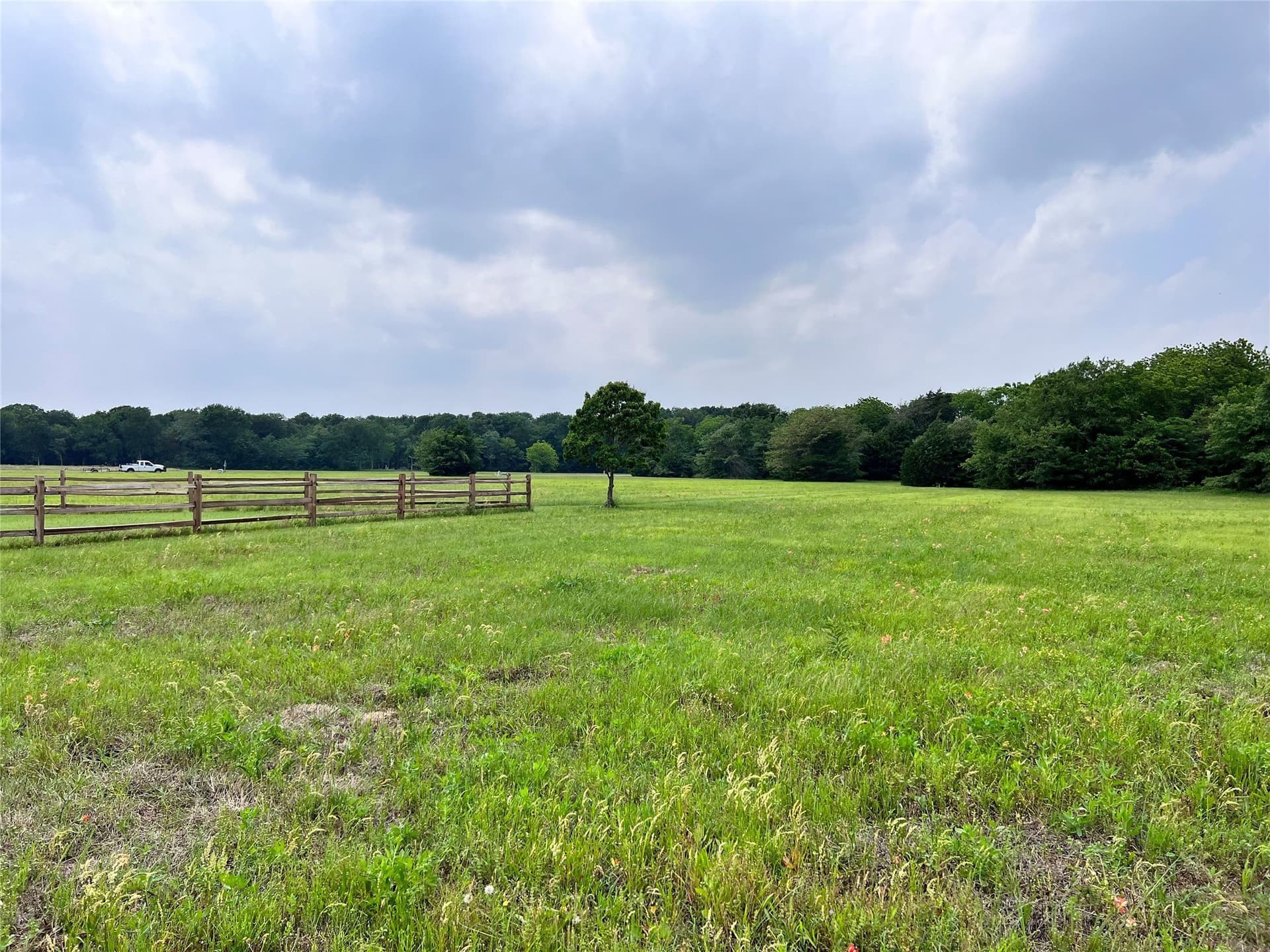 1.02 acres in Navarro County - photo 17