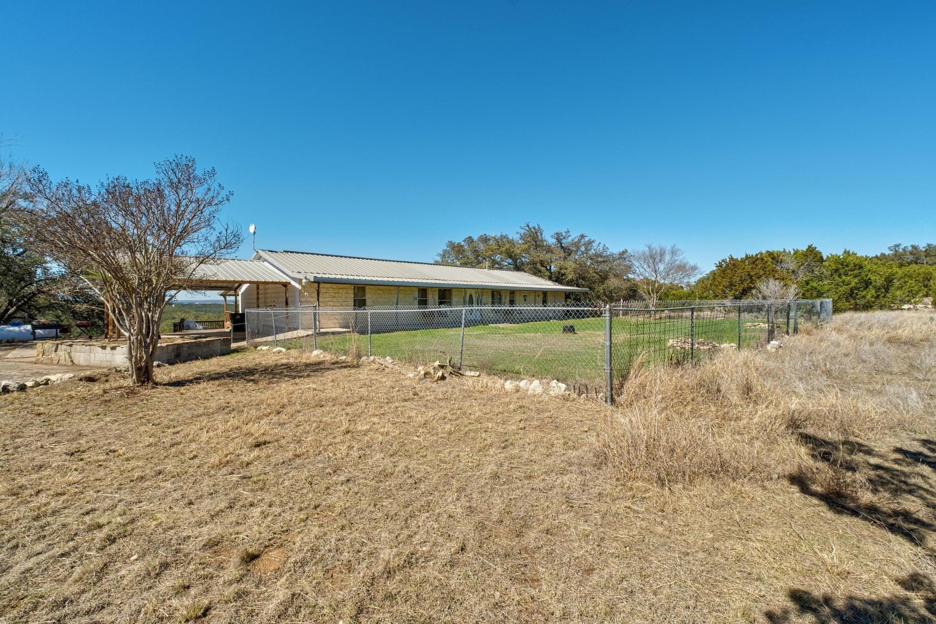 10 acres in Hays County - photo 5