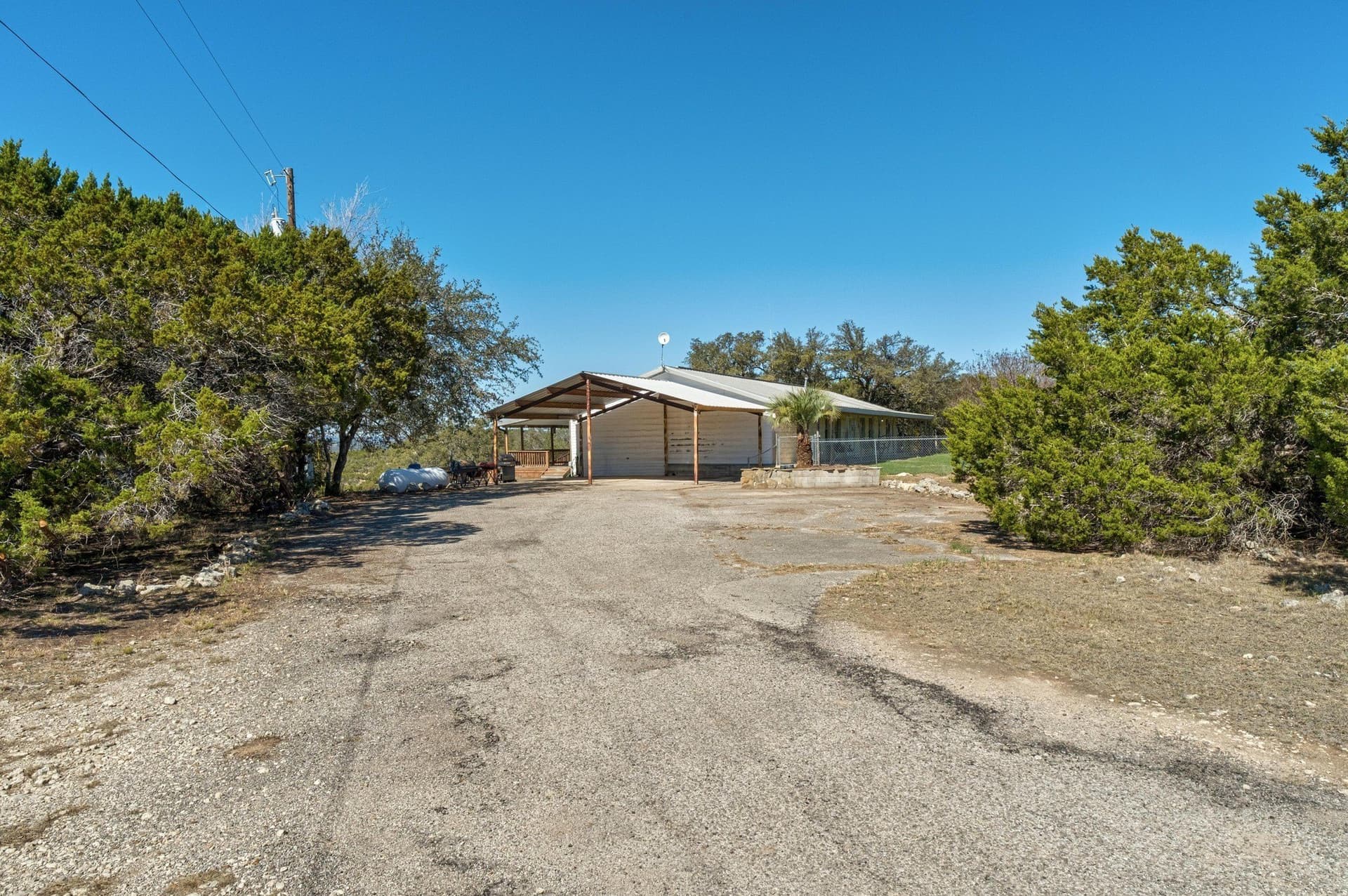 10 acres in Hays County - photo 4