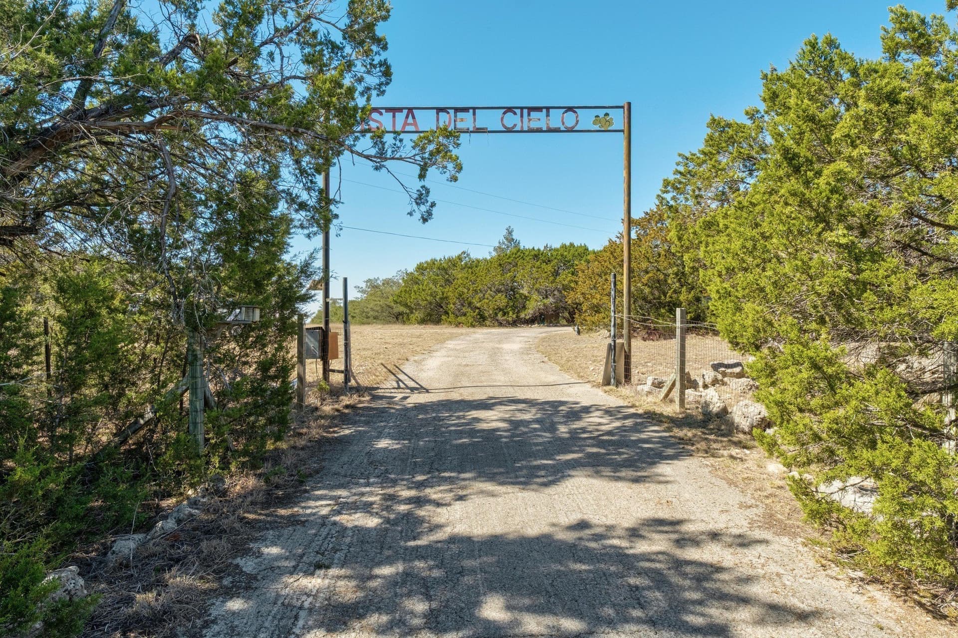 10 acres in Hays County - photo 3