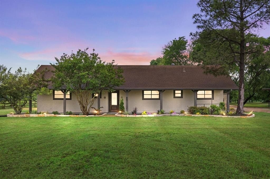 12 acres in Hunt County
