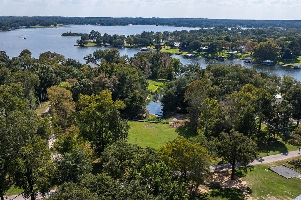 0.77 acres in Henderson County - photo 7