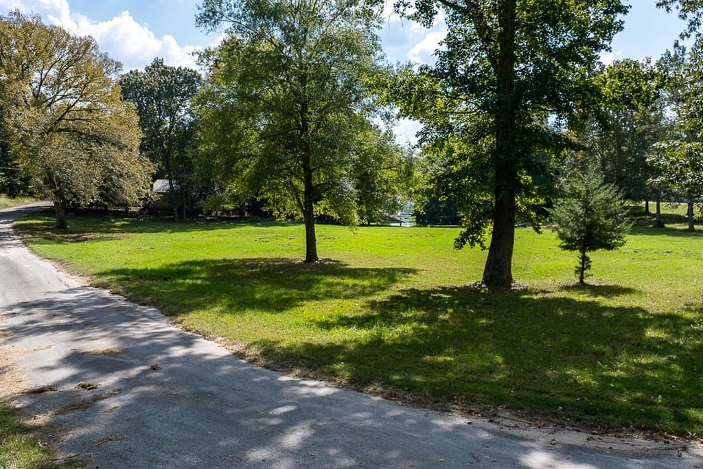 0.77 acres in Henderson County - photo 9