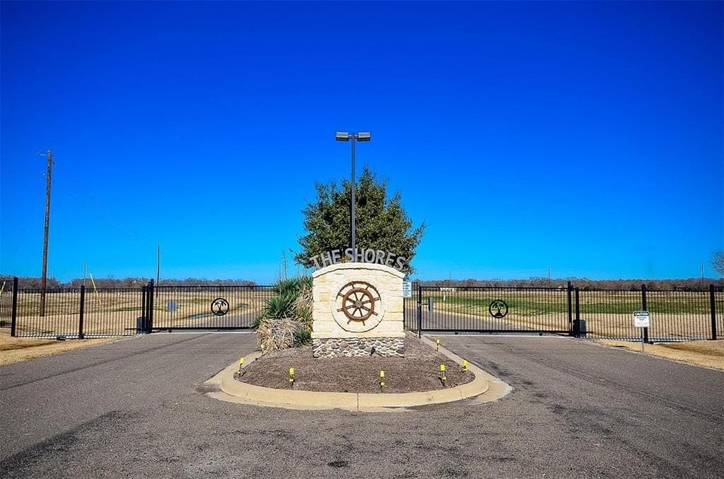 5.01 acres in Navarro County gallery image 3