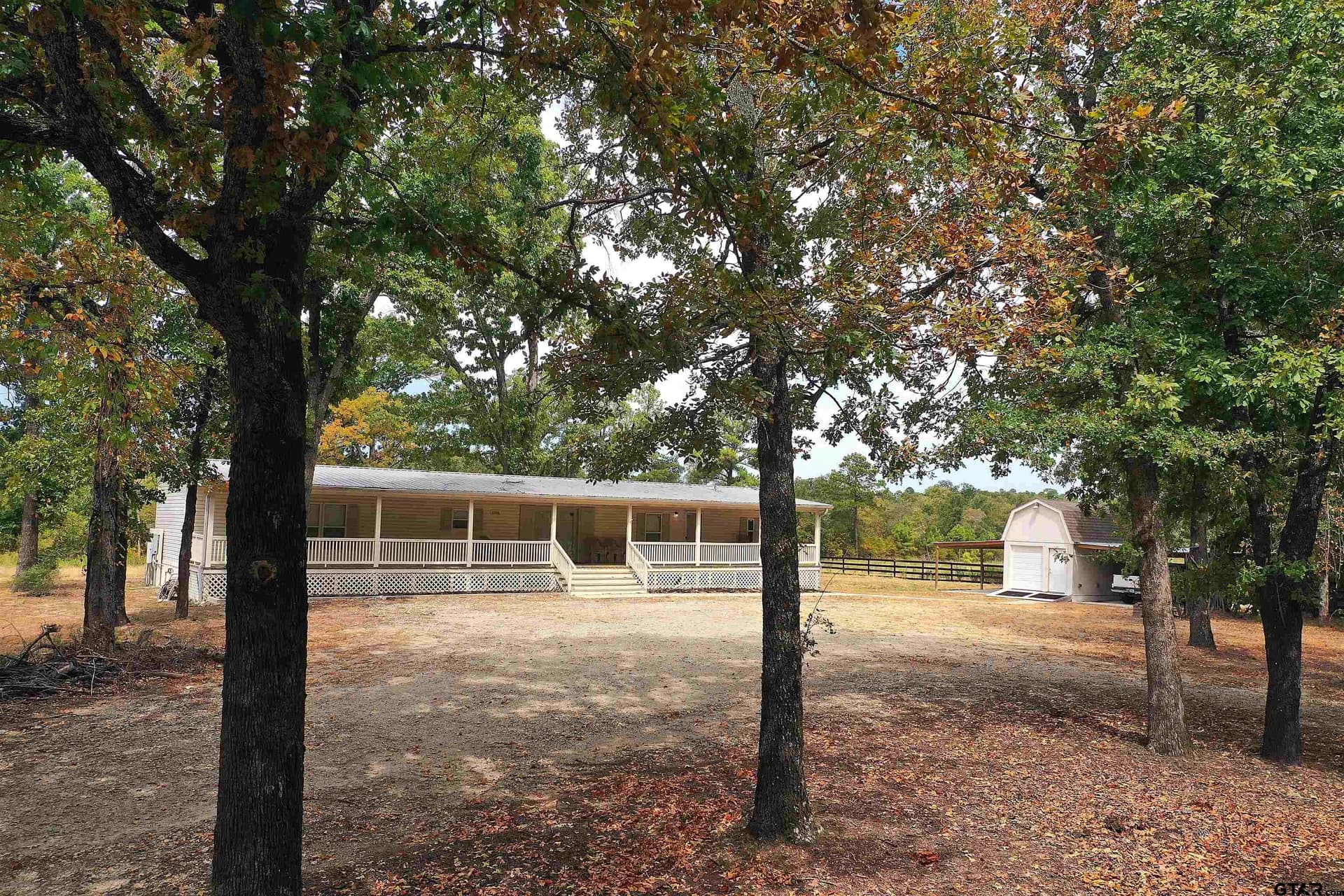155.8 acres in Smith County - photo 2