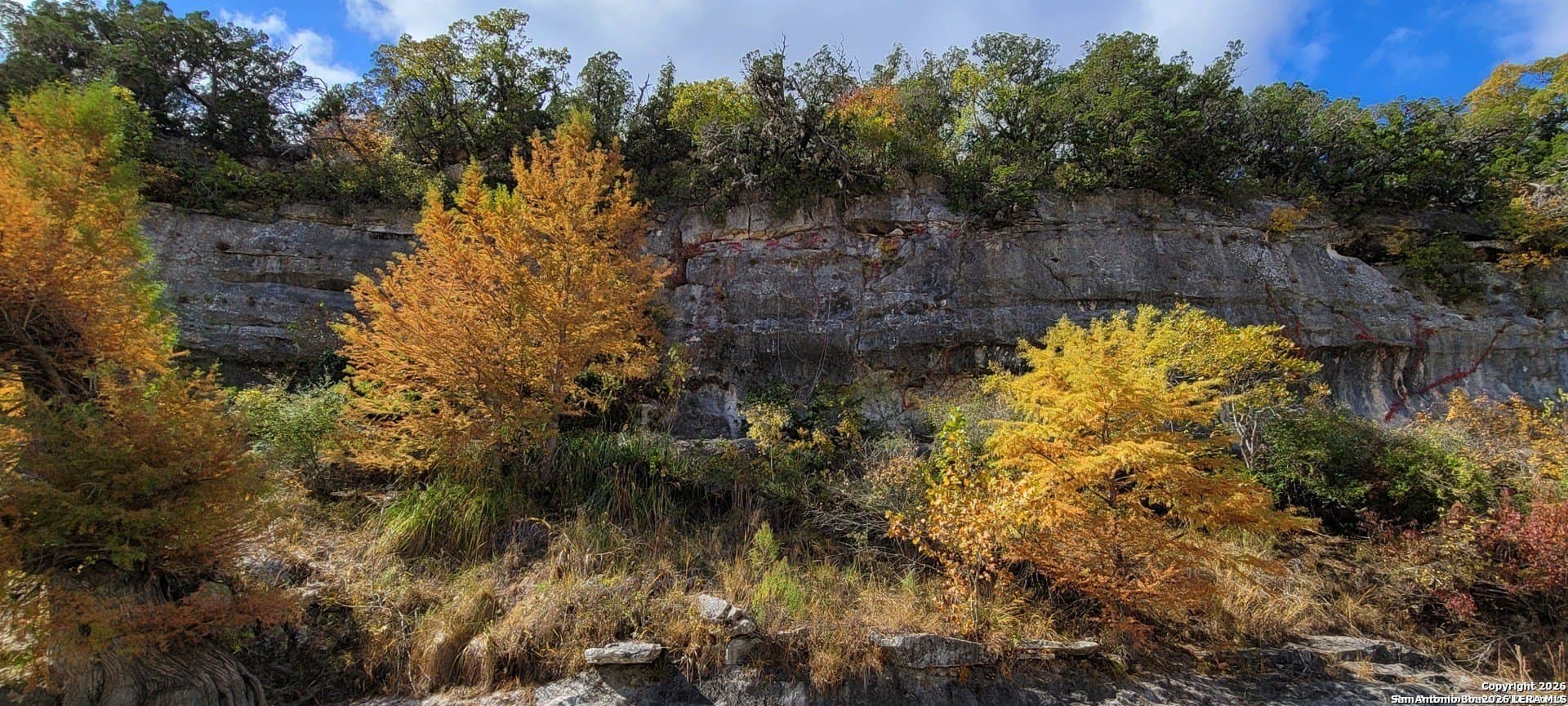 3.82 acres in Bandera County gallery image 4
