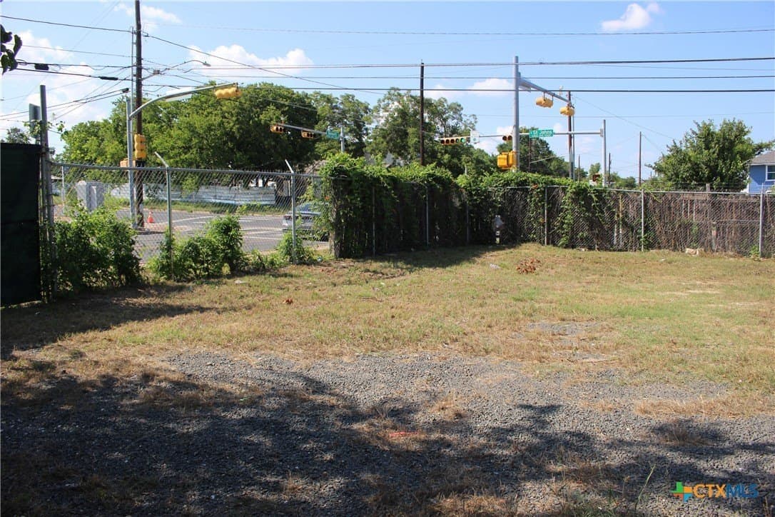 0.28 acres in Travis County gallery image 3