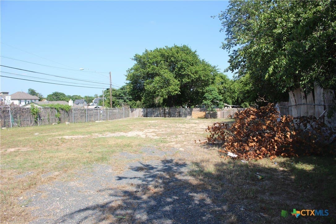 0.28 acres in Travis County gallery image 2