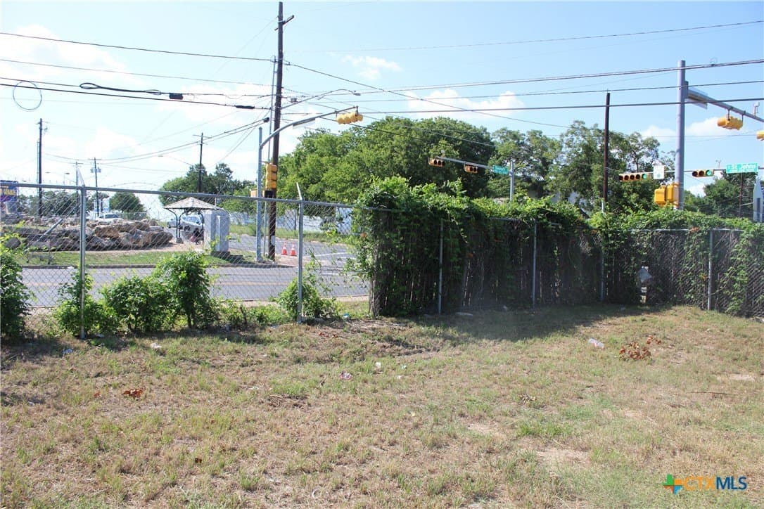 0.28 acres in Travis County gallery image 4