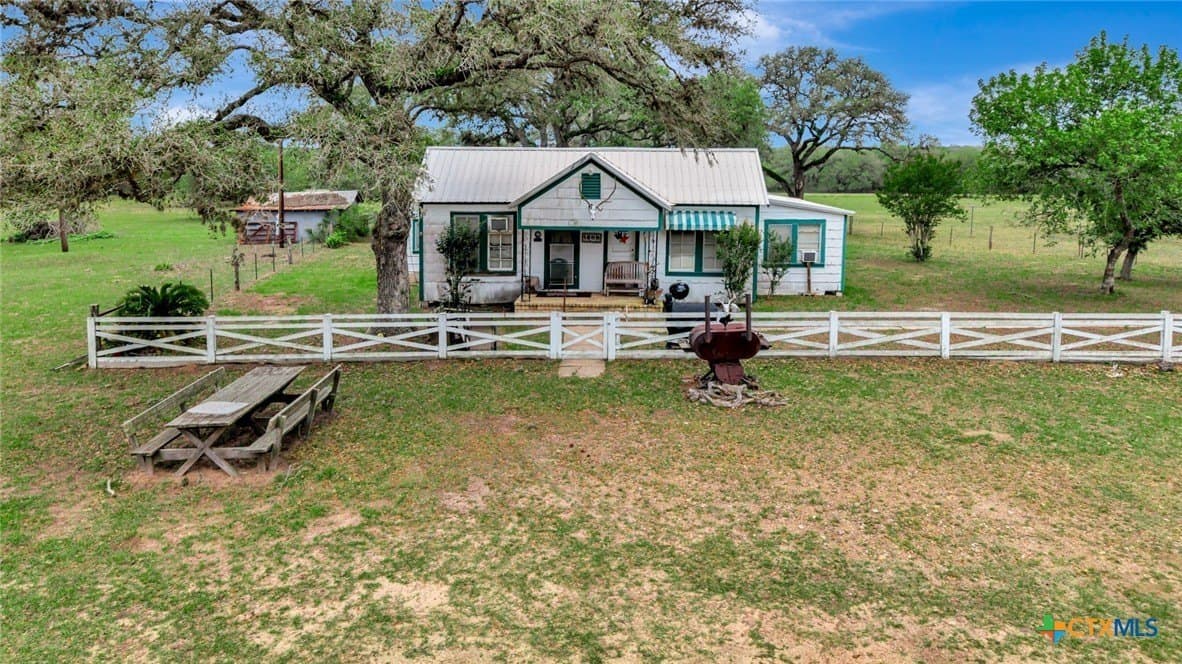 446.91 acres in Lavaca County - photo 19